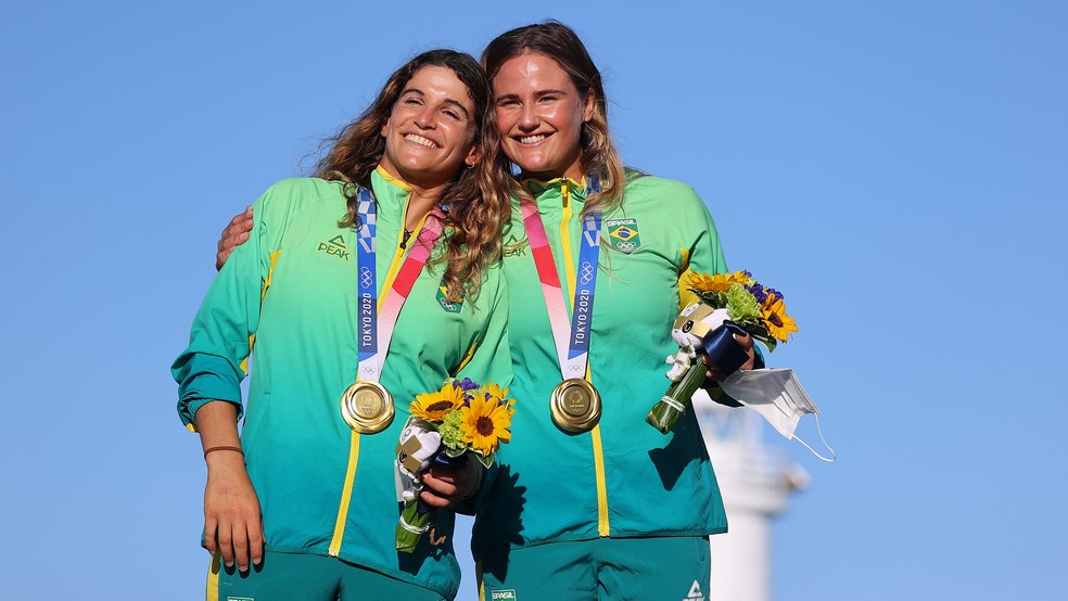 É ouro do Brasil! Martine Grael e Kahena Kunze conquistam bicampeonato  olímpico em Tóquio