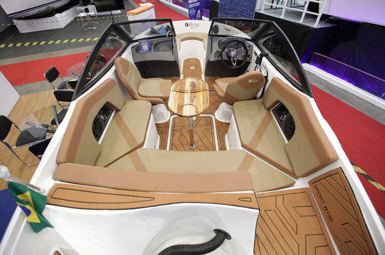 Ross Mariner apresenta a R 190 Premier, 19 pés com ótimos atributos ...