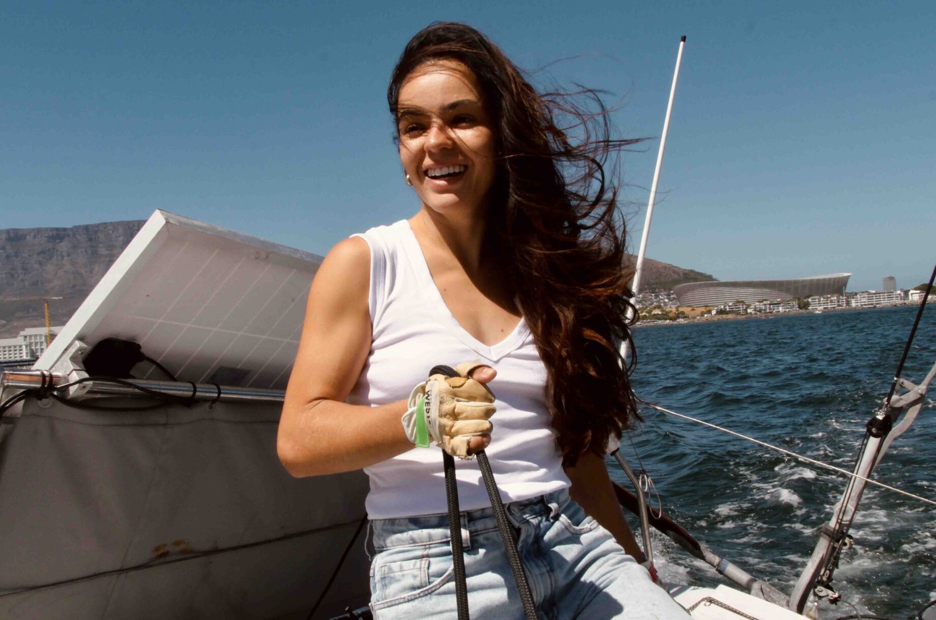 A primeira mulher solo na Cape2Rio: velejadora brasileira fará história na travessia África-Brasil