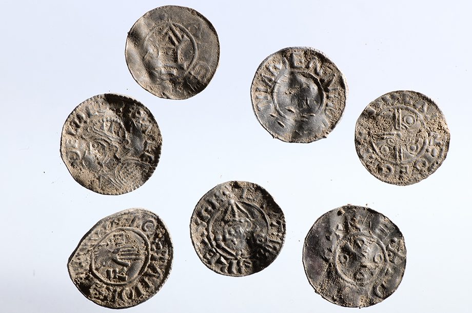 Mais de 3 mil moedas: maior tesouro viking da história da Noruega é encontrado